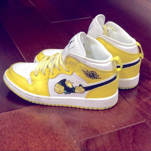air jordan 1 mid yellow roses